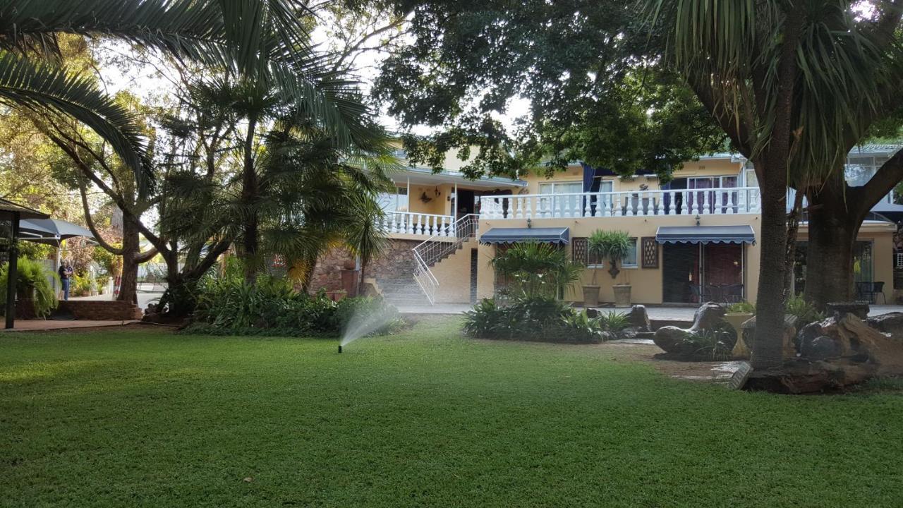 Gemstone Guest House Klerksdorp Extérieur photo