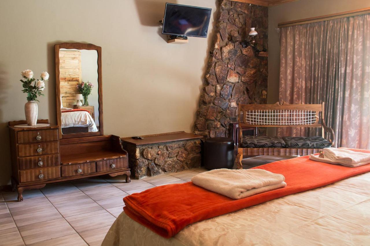 Gemstone Guest House Klerksdorp Extérieur photo