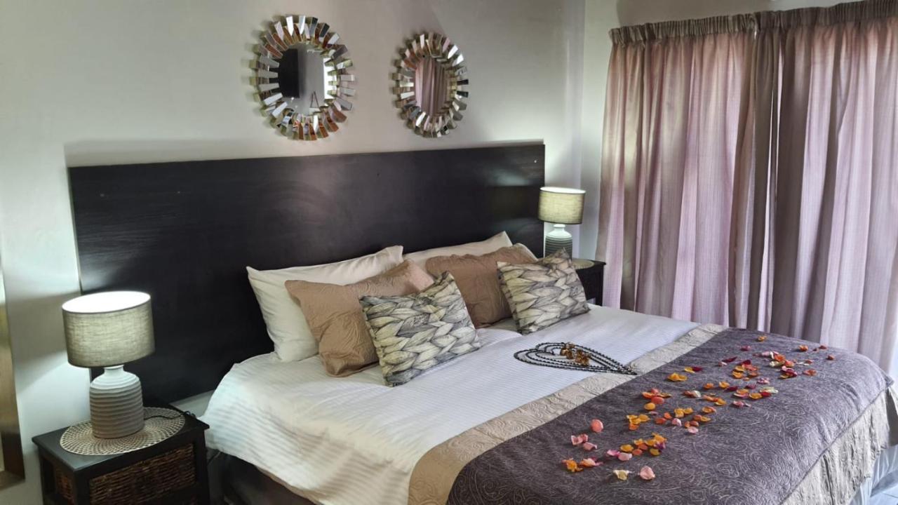 Gemstone Guest House Klerksdorp Extérieur photo