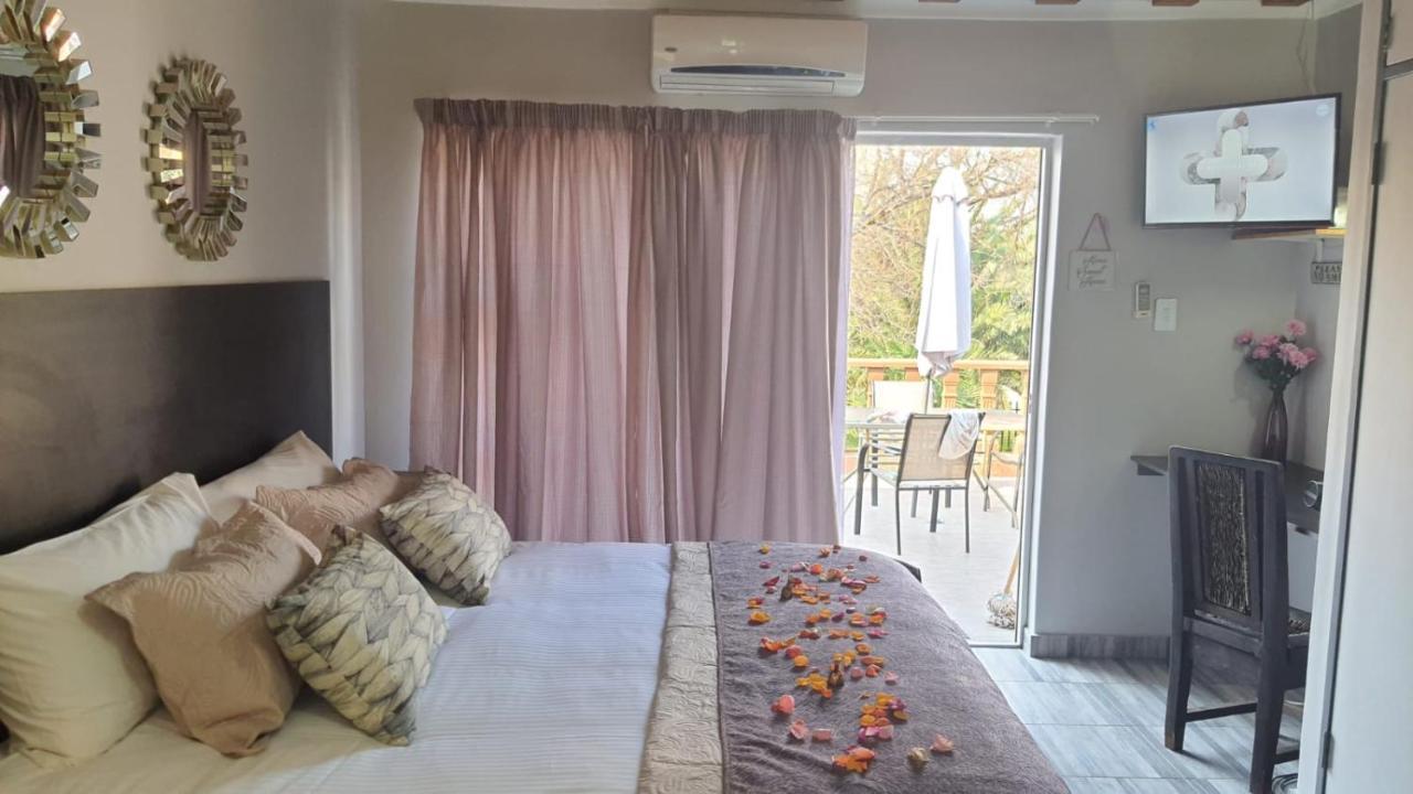 Gemstone Guest House Klerksdorp Extérieur photo