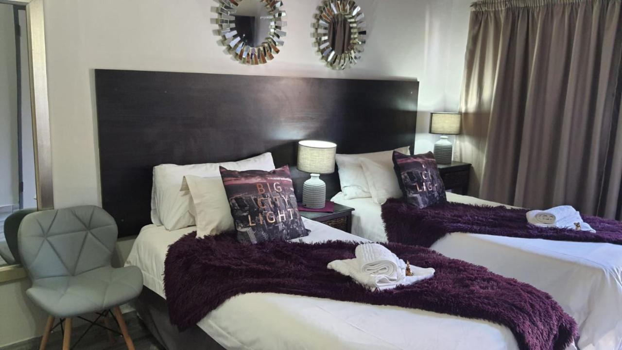 Gemstone Guest House Klerksdorp Extérieur photo