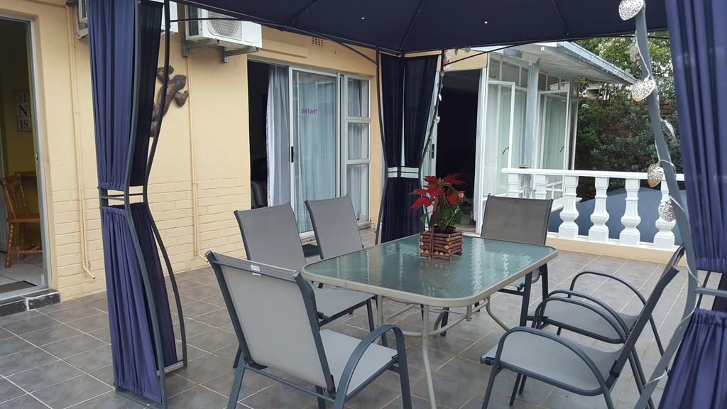 Gemstone Guest House Klerksdorp Extérieur photo