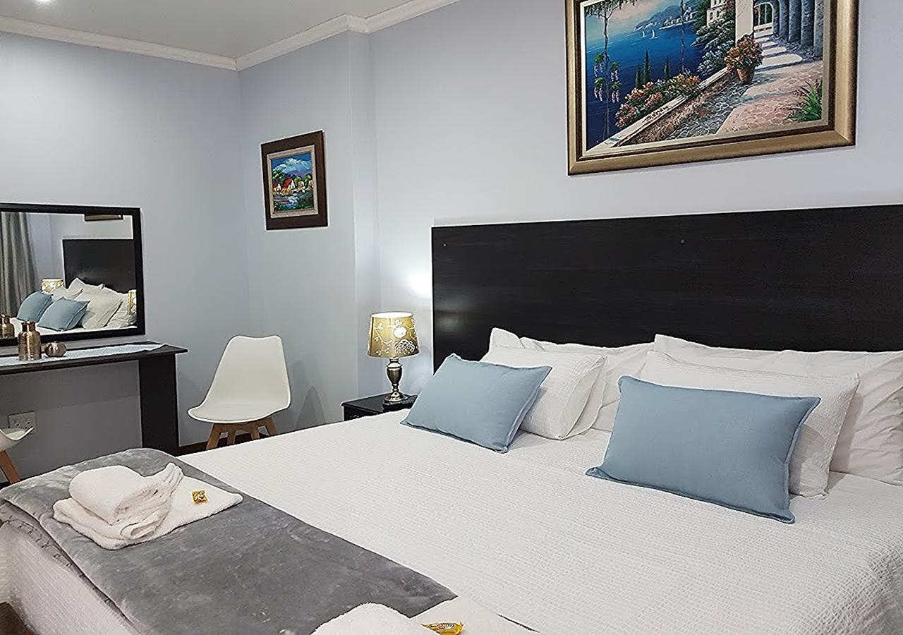 Gemstone Guest House Klerksdorp Extérieur photo