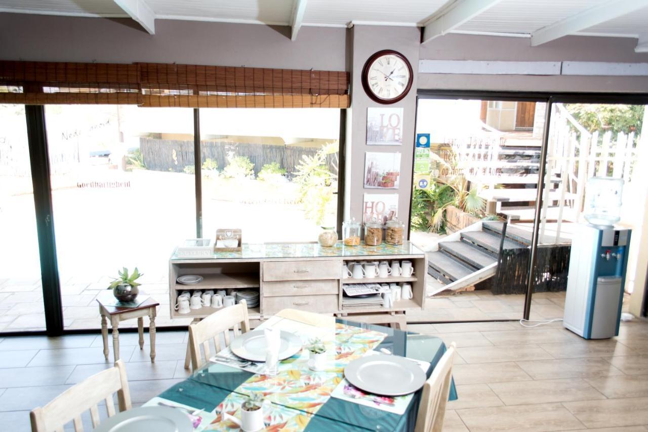 Gemstone Guest House Klerksdorp Extérieur photo